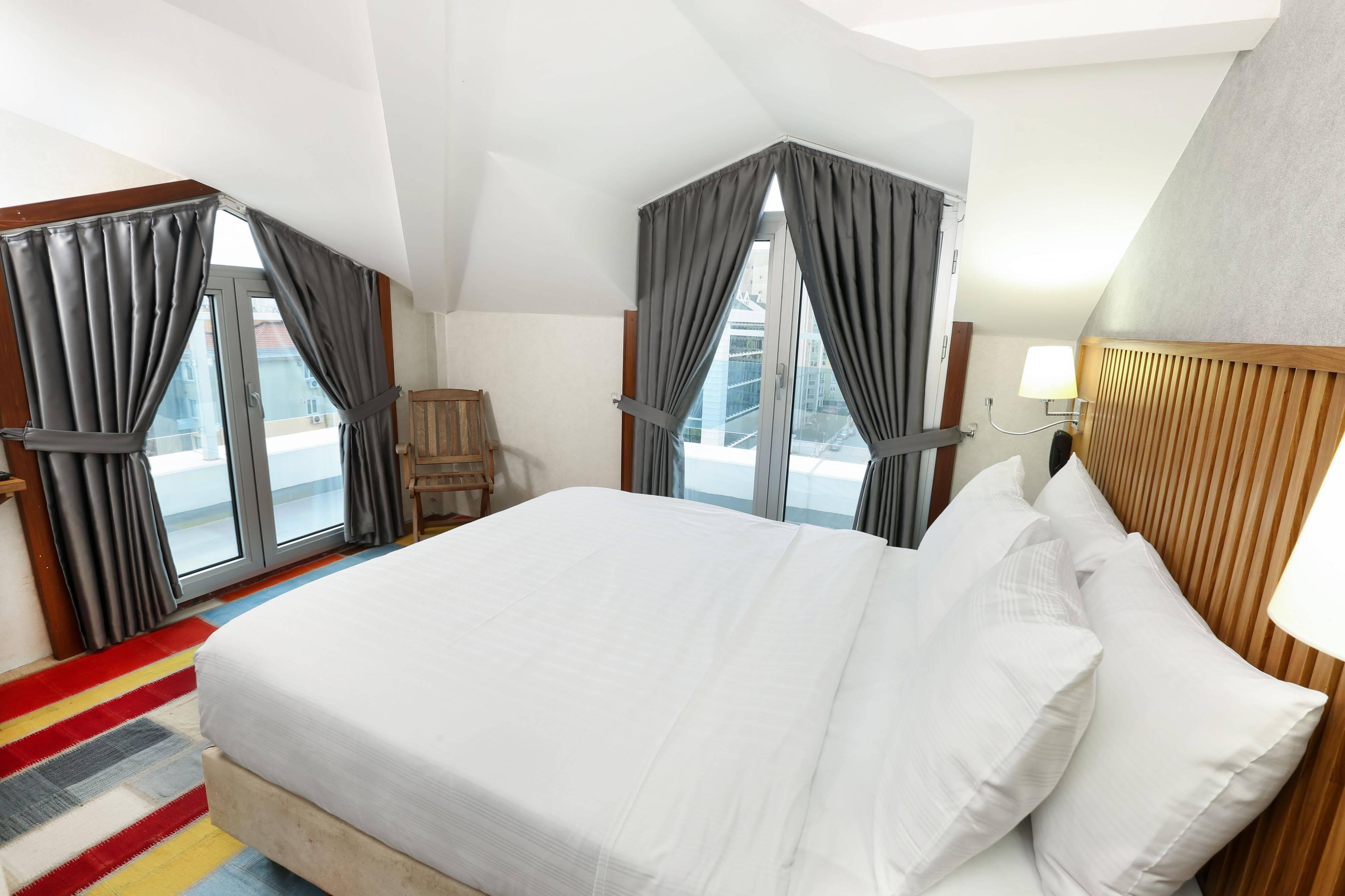Discovery Hotel Estambul Exterior foto